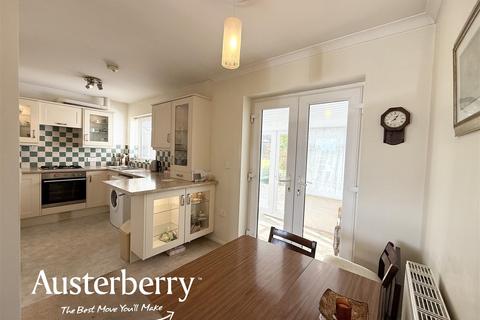 65 Johnstone Avenue, Werrington, Stoke-on-trent, ST9 0DY