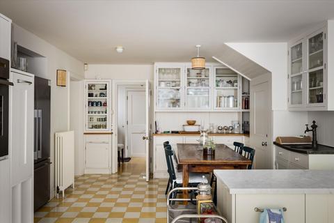 5 bedroom detached house to rent, Netherton Grove, London, SW10