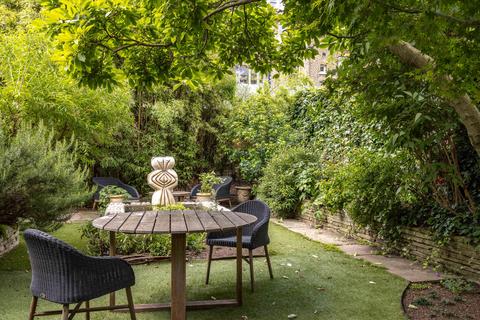 5 bedroom detached house to rent, Netherton Grove, London, SW10