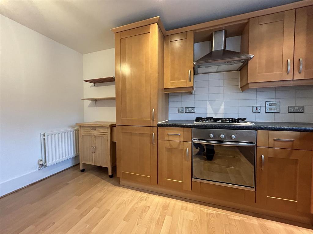 Kitchen (2).jpeg