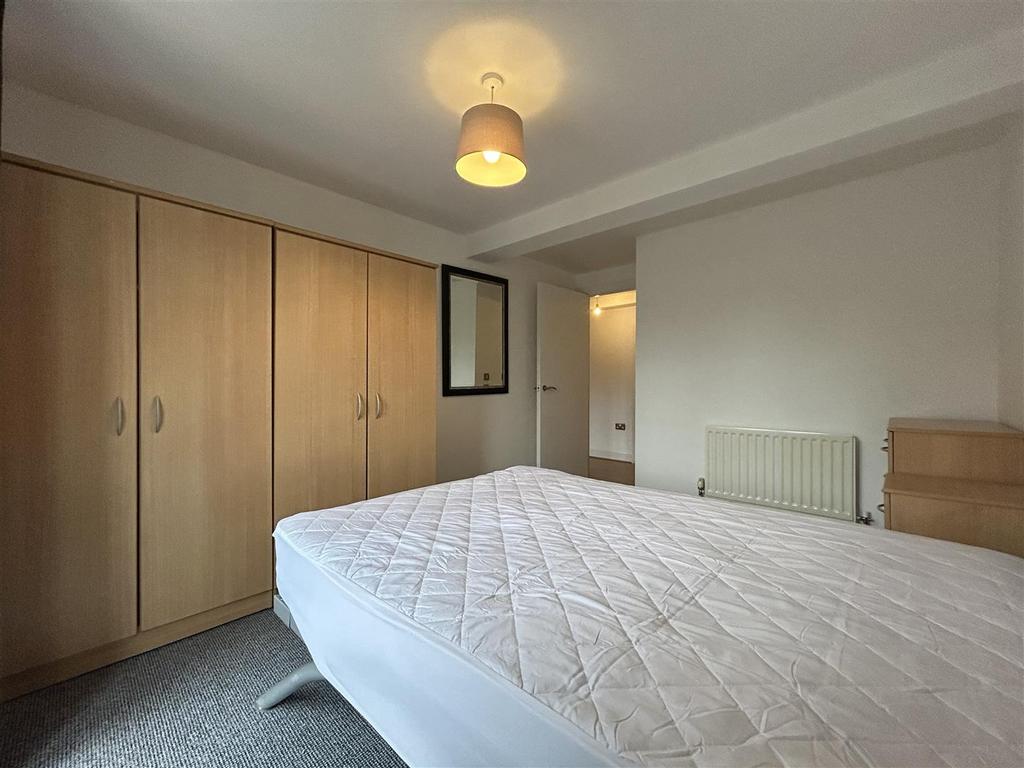 1st Bedroom (3).jpeg