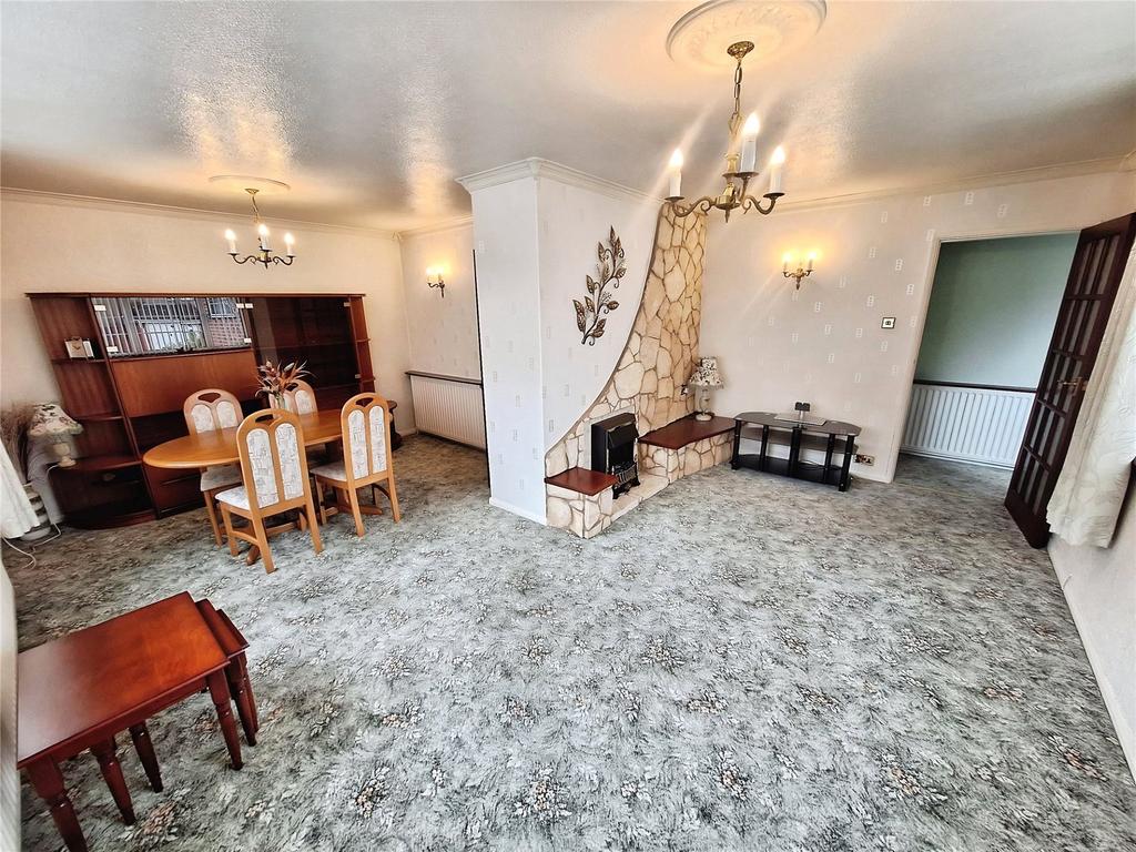 Lounge/Dining Room