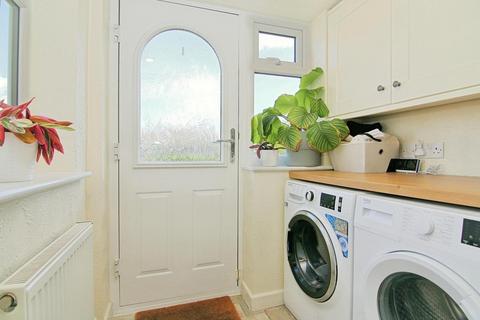 3 bedroom end of terrace house for sale, Park Road, Bramley, LS13 2LT