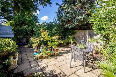 3 bedroom terraced house for sale, Oatlands Green, Weybridge, Surrey, KT13