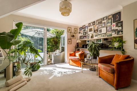 3 bedroom terraced house for sale, Oatlands Green, Weybridge, Surrey, KT13
