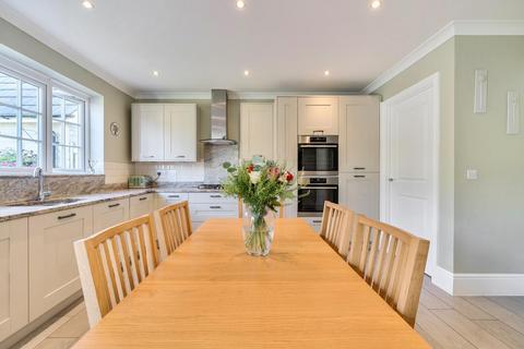 18 Bletchley Way, Horsforth, Leeds, LS18 4FZ