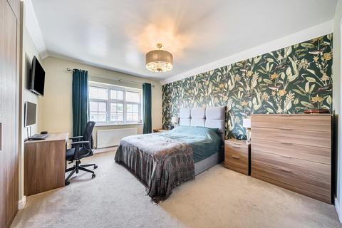 18 Bletchley Way, Horsforth, Leeds, LS18 4FZ