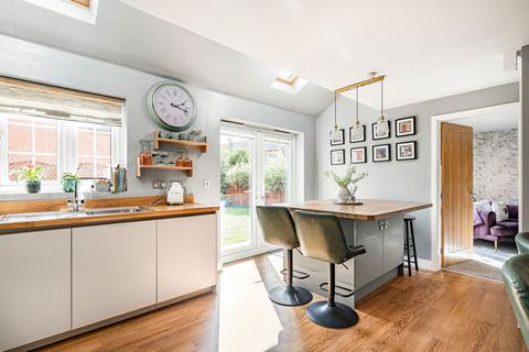 14 Bronnley Way, Brackley, NN13 5GL