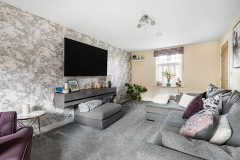 14 Bronnley Way, Brackley, NN13 5GL