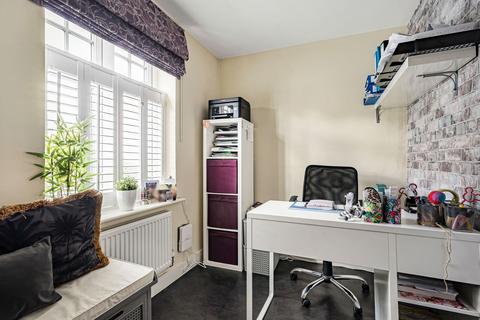 14 Bronnley Way, Brackley, NN13 5GL