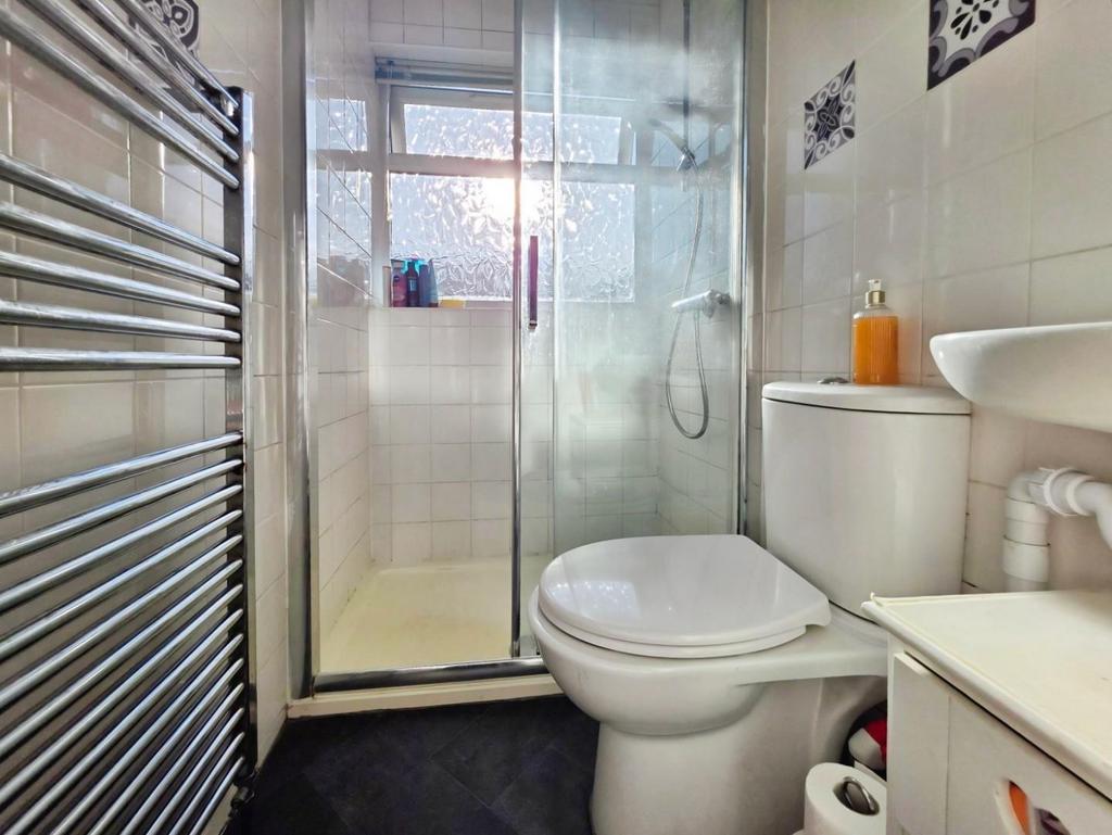 Shower Room.jpg