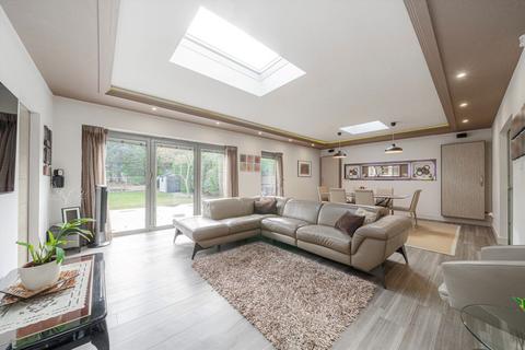 undefined, Ormond Avenue, Hampton TW12