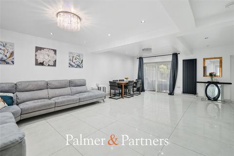 3 bedroom semi-detached house for sale, Woodhall Road, Essex CM1