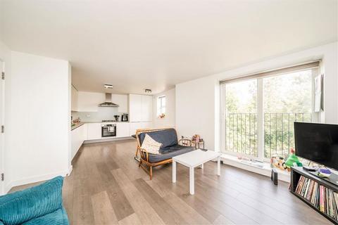 2 bedroom flat to rent, Amersham Road, London SE14