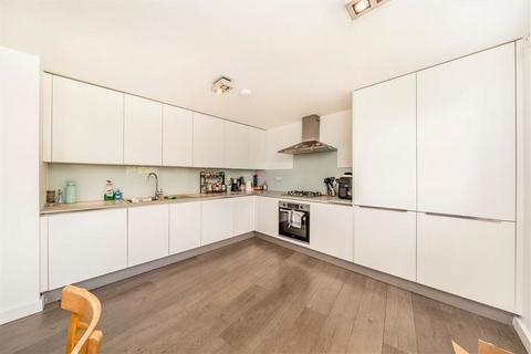 2 bedroom flat to rent, Amersham Road, London SE14