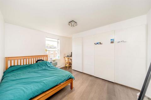 2 bedroom flat to rent, Amersham Road, London SE14