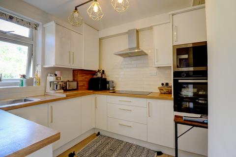 3 bedroom maisonette for sale, West Wycombe Road, Buckinghamshire HP12