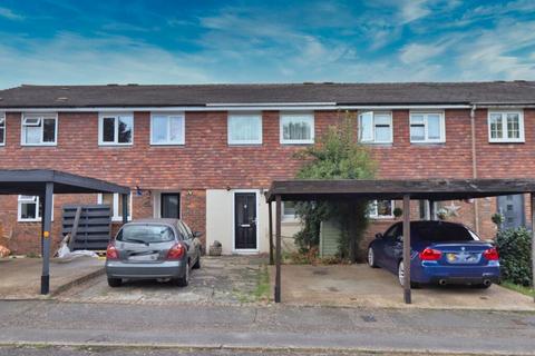2 bedroom terraced house for sale, Sevenoaks Close, Romford, RM3