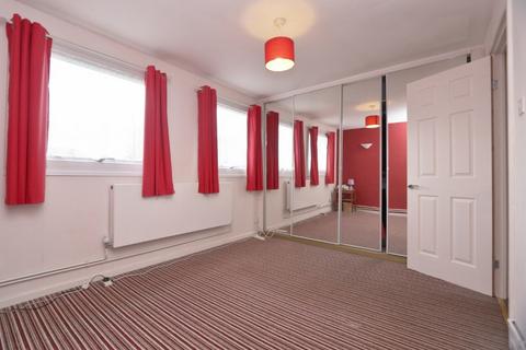 2 bedroom terraced house for sale, Sevenoaks Close, Romford, RM3