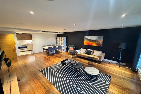 3 bedroom apartment to rent, Lensbury Avenue, London