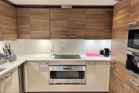 3 bedroom apartment to rent, Lensbury Avenue, London