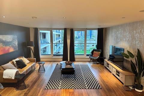 3 bedroom apartment to rent, Lensbury Avenue, London