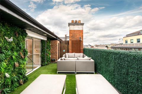 2 bedroom penthouse to rent, Wellington Street, London WC2E