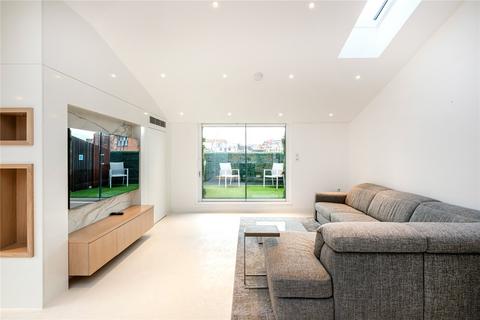 2 bedroom penthouse to rent, Wellington Street, London WC2E