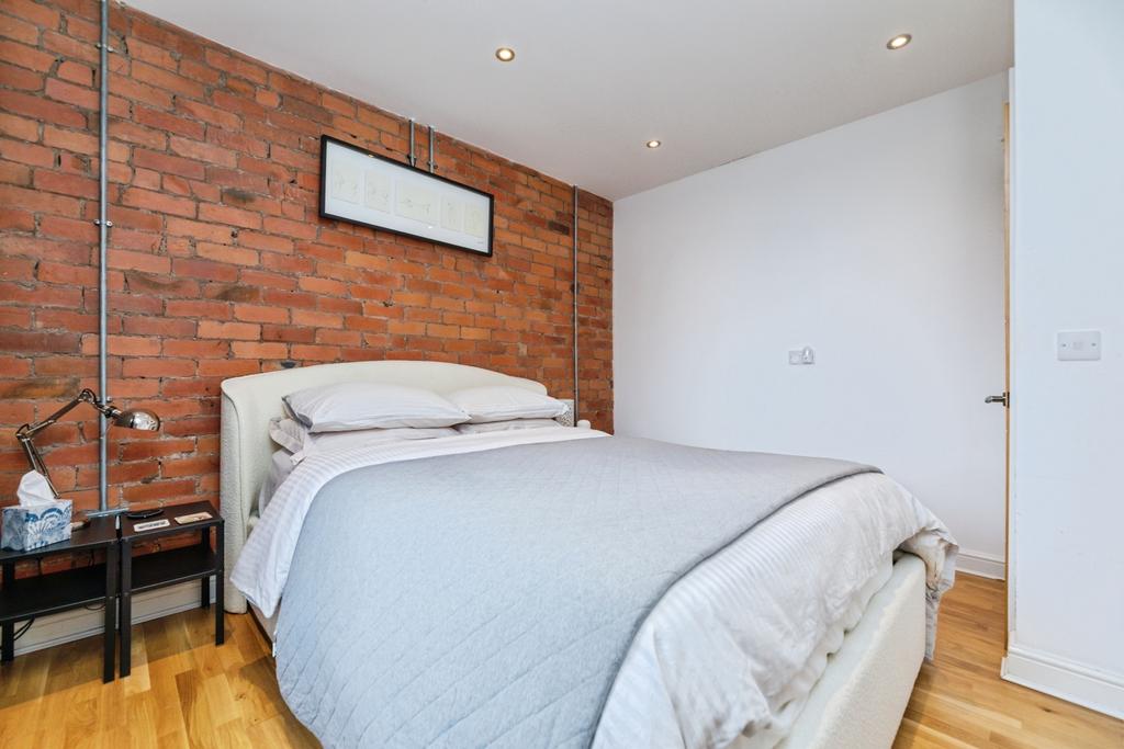 Pbox-bedroom-333381.jpg