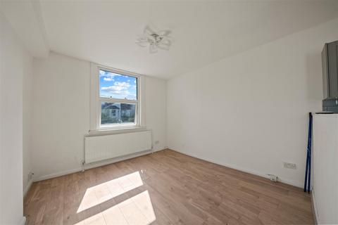 1 bedroom flat for sale, Sangley Road, South Norwood