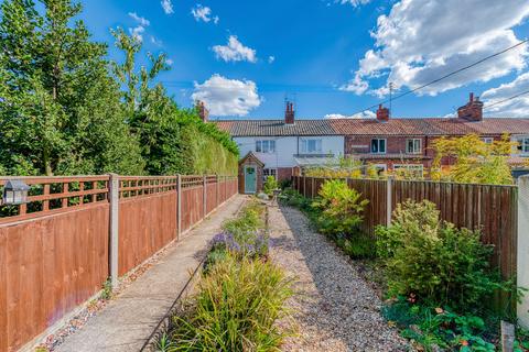 2 bedroom terraced house for sale, Fakenham Road, Great Witchingham