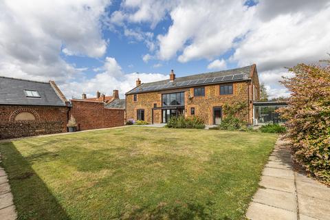 undefined, Chain Free Barn Conversion with Annexe in Hillington