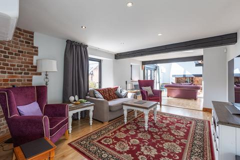 undefined, Chain Free Barn Conversion with Annexe in Hillington