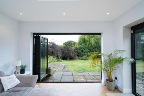 undefined, West End Lane, Horsforth, Leeds LS18