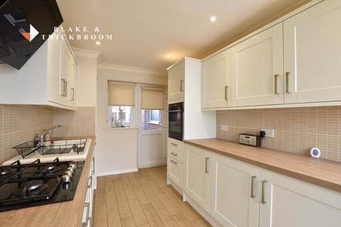 2 bedroom semi-detached bungalow for sale, Puffinsdale, Clacton-on-Sea