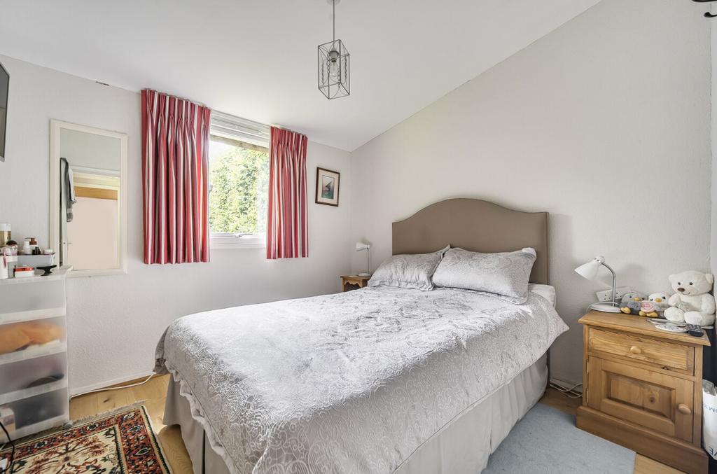 Studio - Bedroom