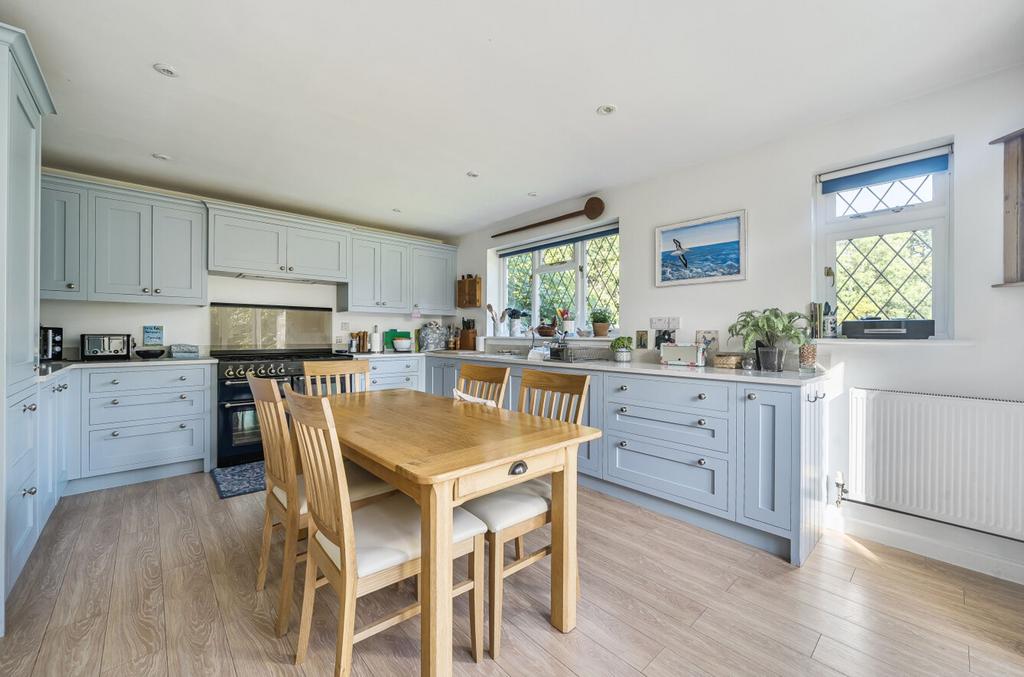 Kitchen/ Breakfast Room