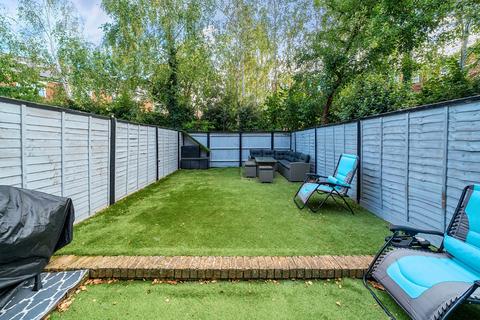 4 bedroom house for sale, Lisle Close, London, SW17