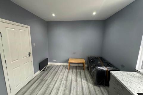 2 bedroom flat to rent, Oxford Road, Reading