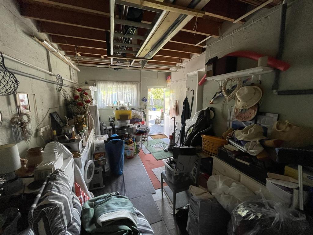Garage.JPEG