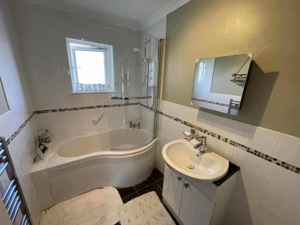 Bathroom.JPEG