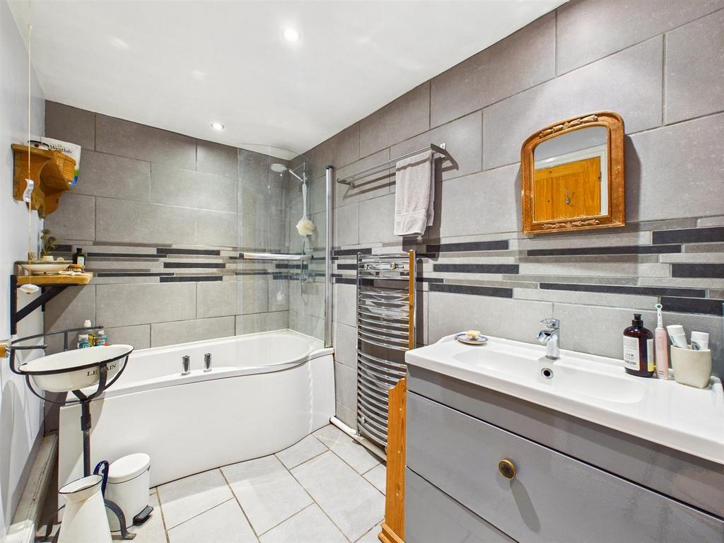 CAM01555 G0-PR0243-STILL012.jpg