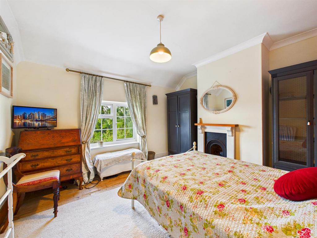 CAM01555 G0-PR0253-STILL001.jpg