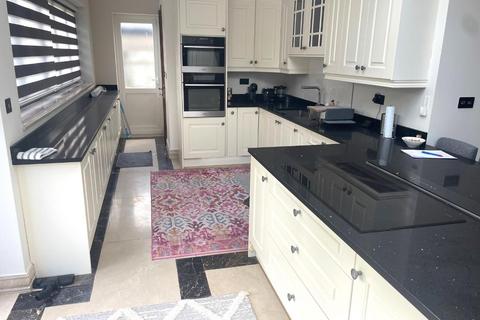5 bedroom detached house to rent, Croft Close, Mill Hill, NW7