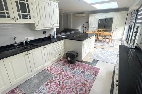 5 bedroom detached house to rent, Croft Close, Mill Hill, NW7