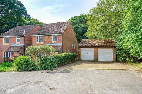 3 bedroom detached house for sale, Drapers Way, St. Leonards-On-Sea