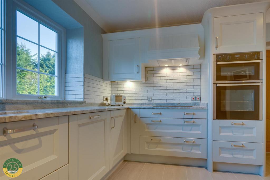 Kitchen 7.jpg