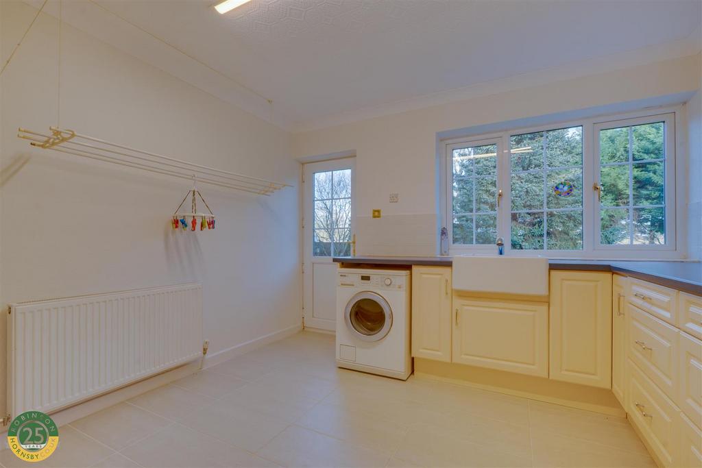Utility Room 1.jpg