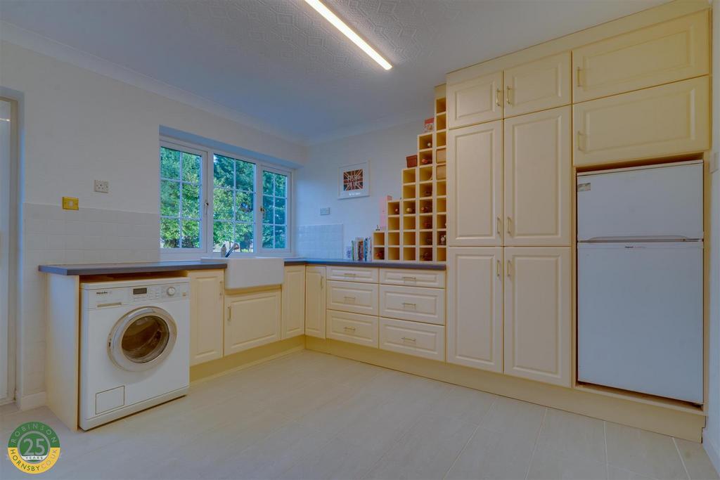 Utility Room 2.jpg