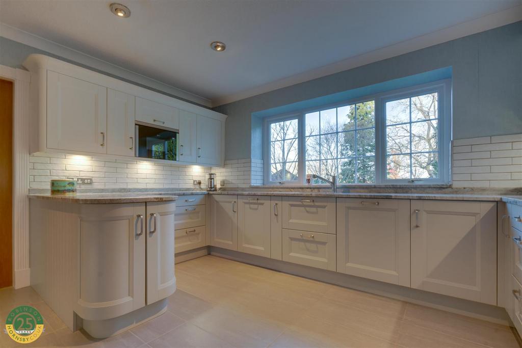 Kitchen  4.jpg